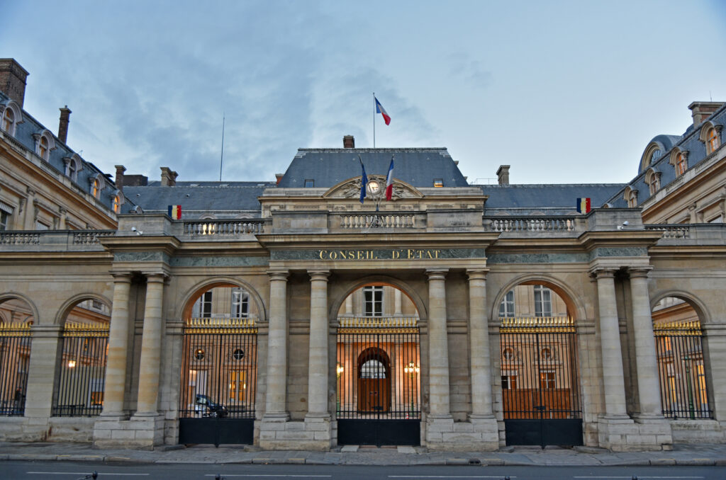 avis favorable du Conseil d’État sur la modification des conditions financières et de la durée des contrats en cours d’exécution !