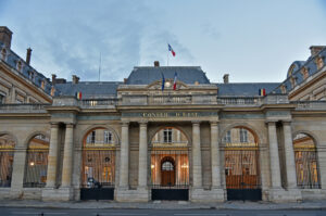 avis favorable du Conseil d’État sur la modification des conditions financières et de la durée des contrats en cours d’exécution !
