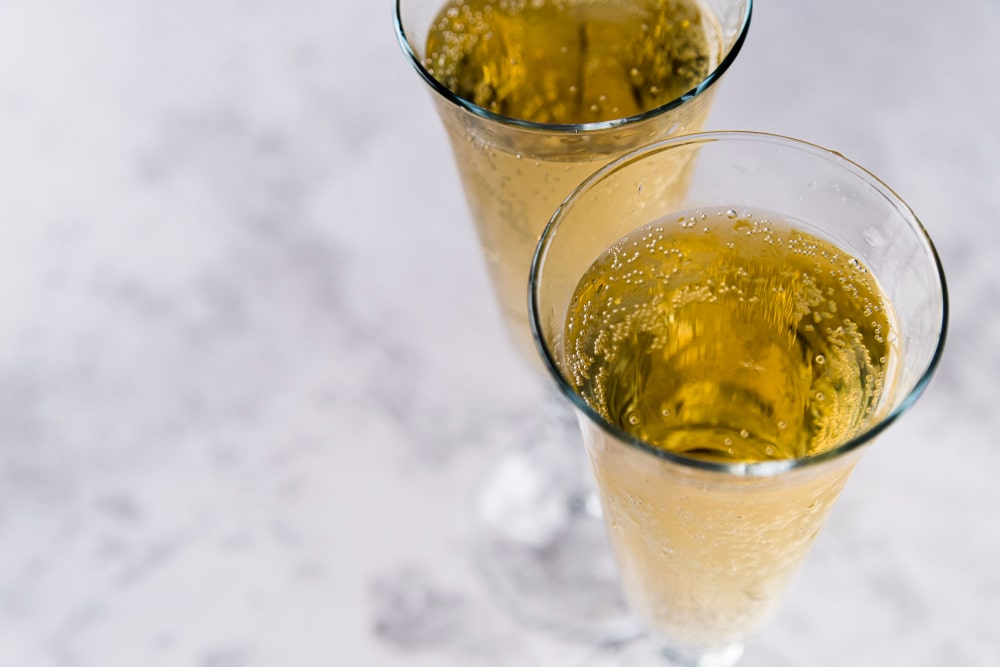 La mairie de Barcarès lance un appel d'offres à 80 000 € pour du champagne